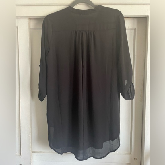 All In Favor Henley Tunic. Pre-Owned. Color: Black. - Picture 5 of 6